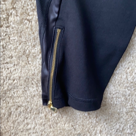 NWT 7/8 old navy black leggings szL w zipper - Picture 3 of 3